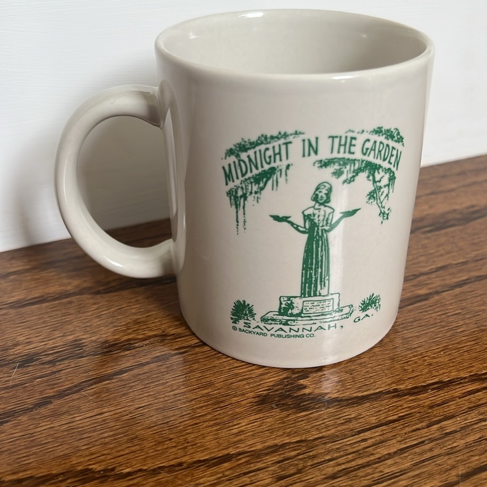 Savannah Cream Mug with Green Design - Picture 3 of 3